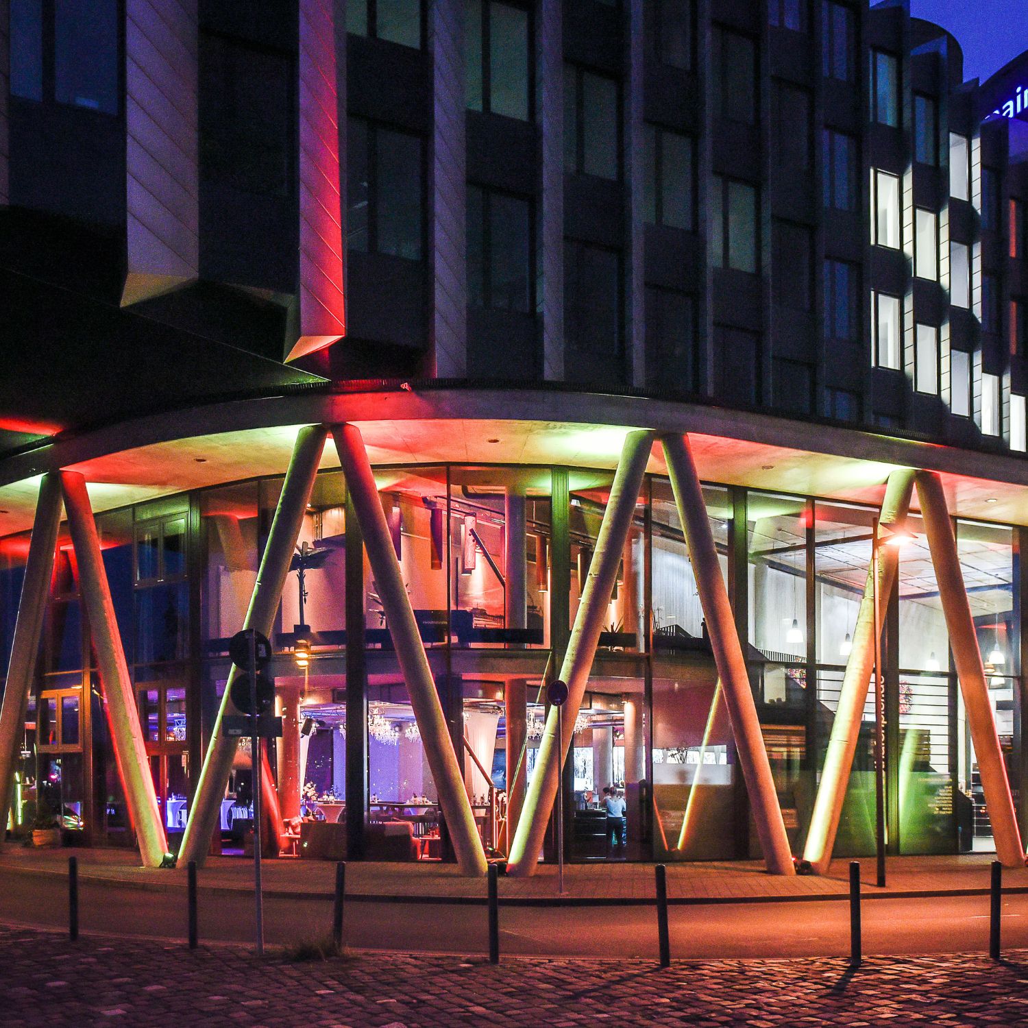 westhafenpier frankfurt location modern glasfassade events