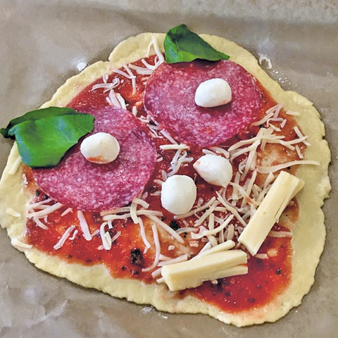 fps galerie schulen kitas pizza backen gesicht salami