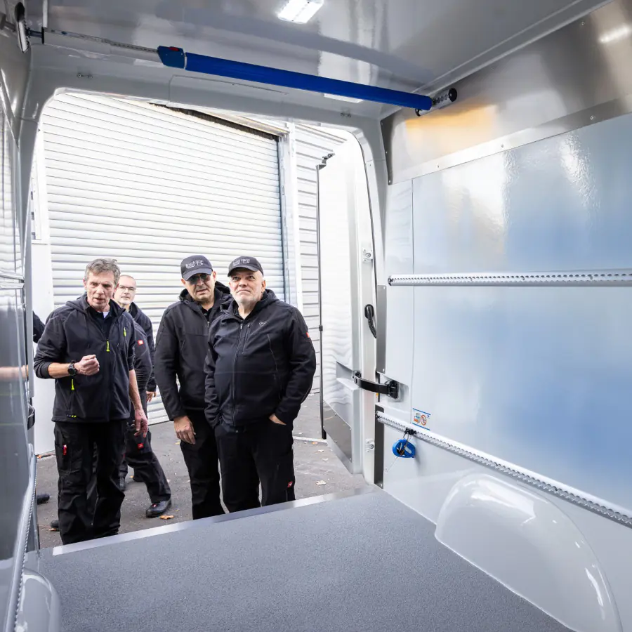 fps catering lkw innenansicht kuehlfahrzeug.jpg